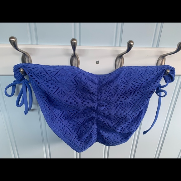 Blueish-purple Bikini - Picture 2 of 6